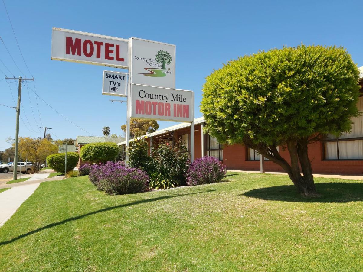 Country Mile Motor Inn Forbes Exteriör bild