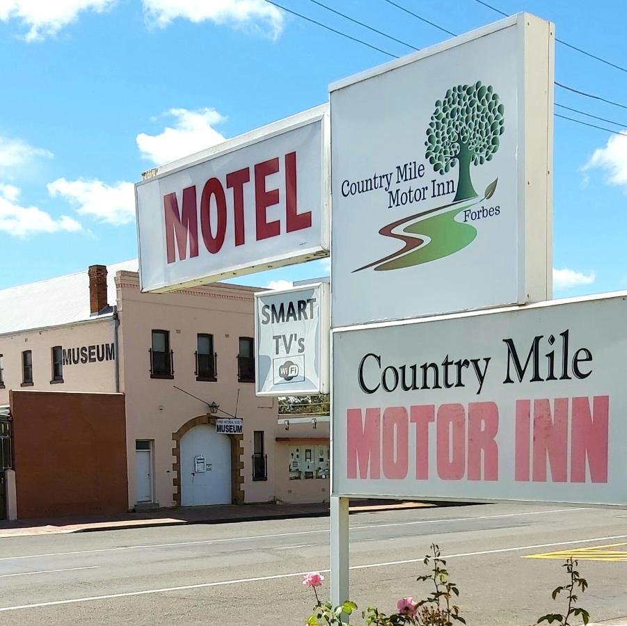Country Mile Motor Inn Forbes Exteriör bild